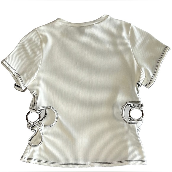 AKIRA Cutout Crop Top Tee - Picture 2 of 3